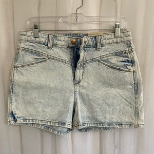 Universal Thread denim shorts in a size 10